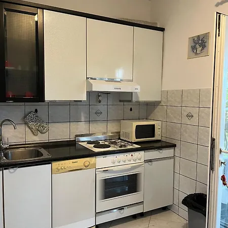 Moreno 2 With Seaview Apartment *